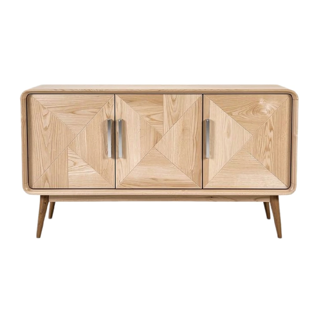 Moderne houten dressoir met geometrische patronen